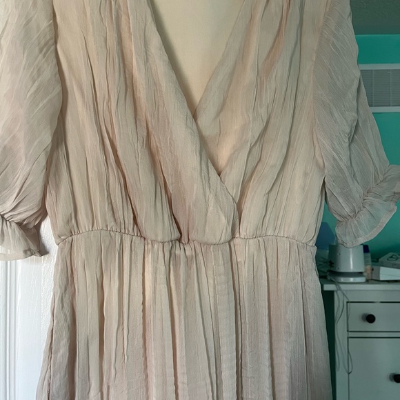 Listicle Dress - Picture 3 of 4